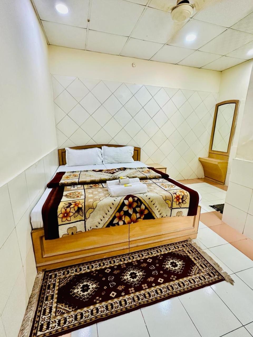 Hotel Sheela, 100M From Taj Mahal Agra  Zewnętrze zdjęcie