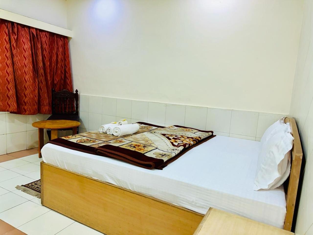 Hotel Sheela, 100M From Taj Mahal Agra  Zewnętrze zdjęcie