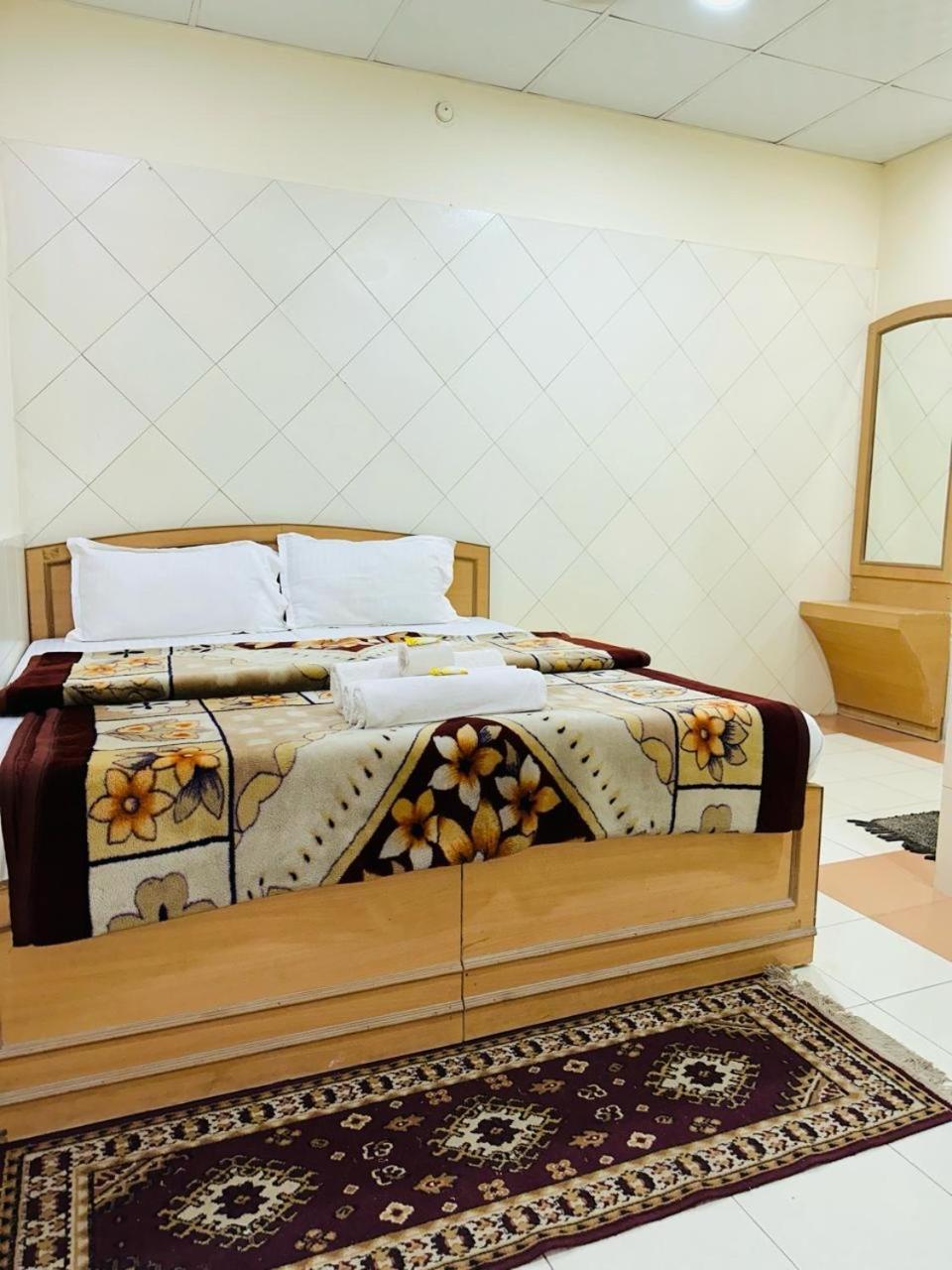 Hotel Sheela, 100M From Taj Mahal Agra  Zewnętrze zdjęcie