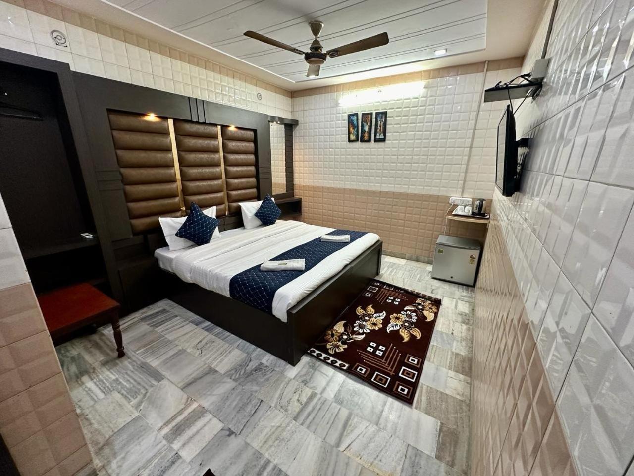 Hotel Sheela, 100M From Taj Mahal Agra  Zewnętrze zdjęcie