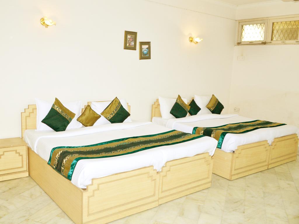 Hotel Sheela, 100M From Taj Mahal Agra  Zewnętrze zdjęcie