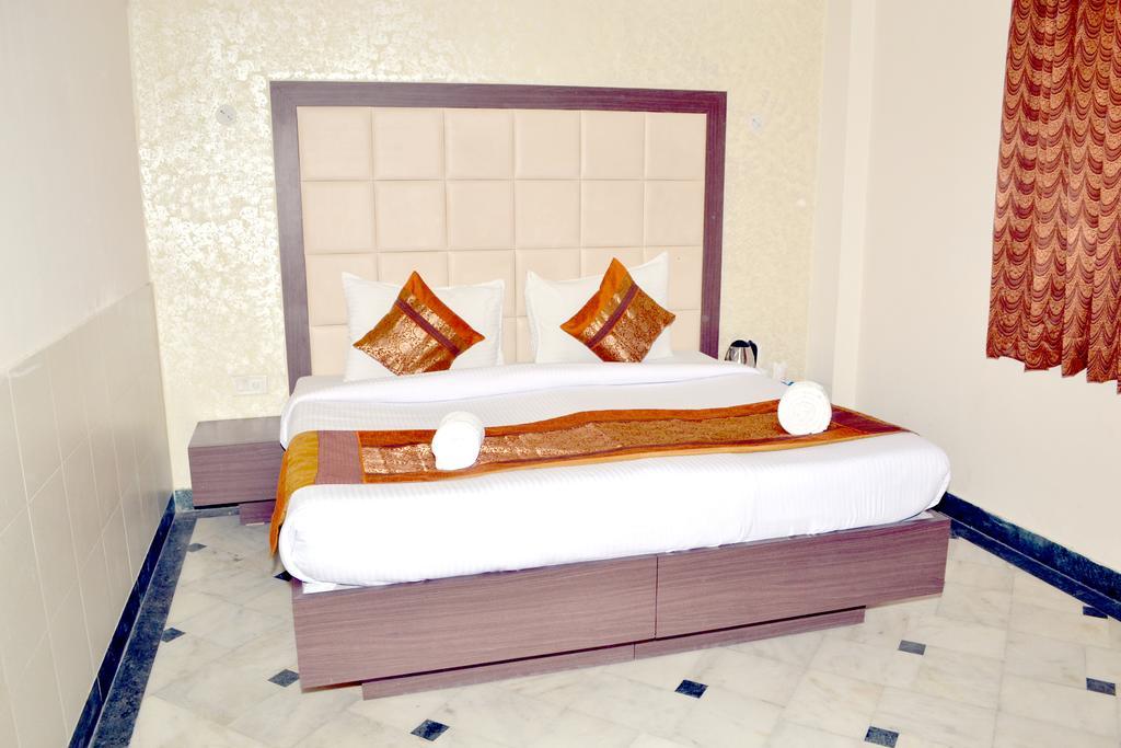 Hotel Sheela, 100M From Taj Mahal Agra  Zewnętrze zdjęcie