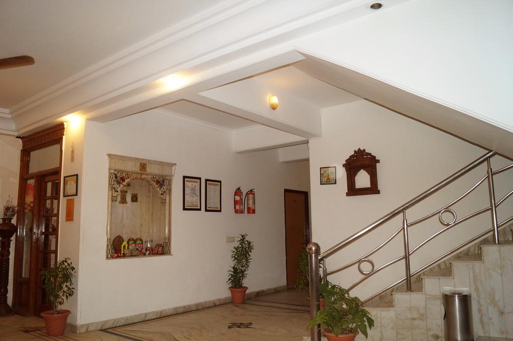 Hotel Sheela, 100M From Taj Mahal Agra  Zewnętrze zdjęcie