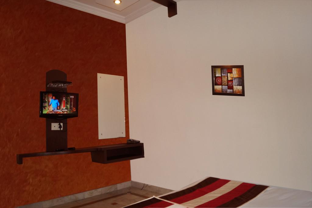 Hotel Sheela, 100M From Taj Mahal Agra  Zewnętrze zdjęcie