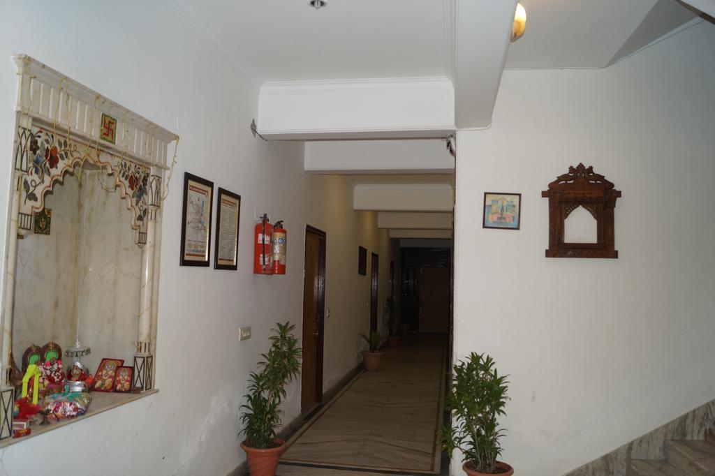 Hotel Sheela, 100M From Taj Mahal Agra  Zewnętrze zdjęcie