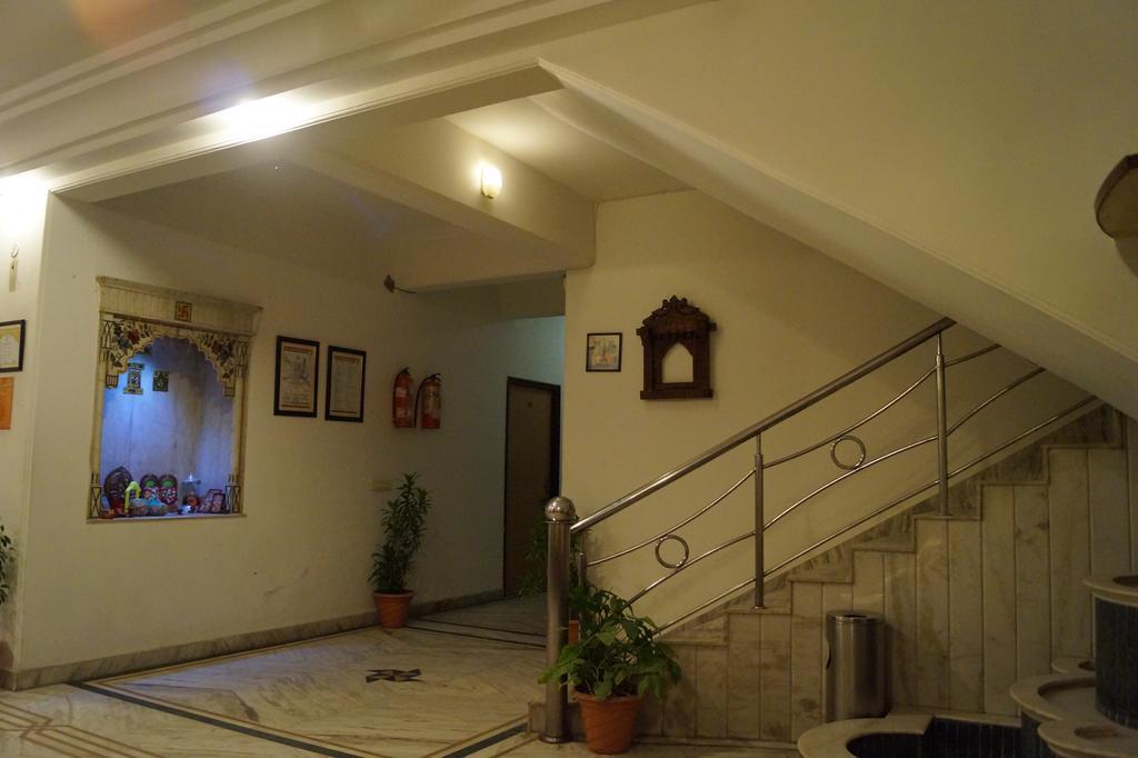 Hotel Sheela, 100M From Taj Mahal Agra  Zewnętrze zdjęcie