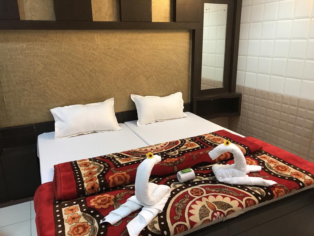 Hotel Sheela, 100M From Taj Mahal Agra  Zewnętrze zdjęcie